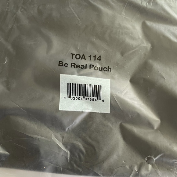 Benefit Be Real make up Pouch - Picture 3 of 4